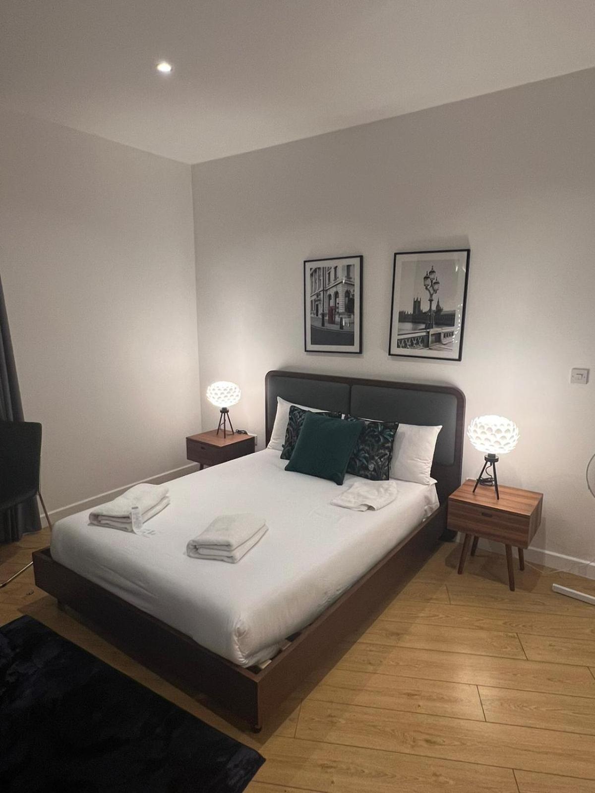 Tranquil 1 Bedroom Retreat In Piccadilly Vr4 Londyn Zewnętrze zdjęcie