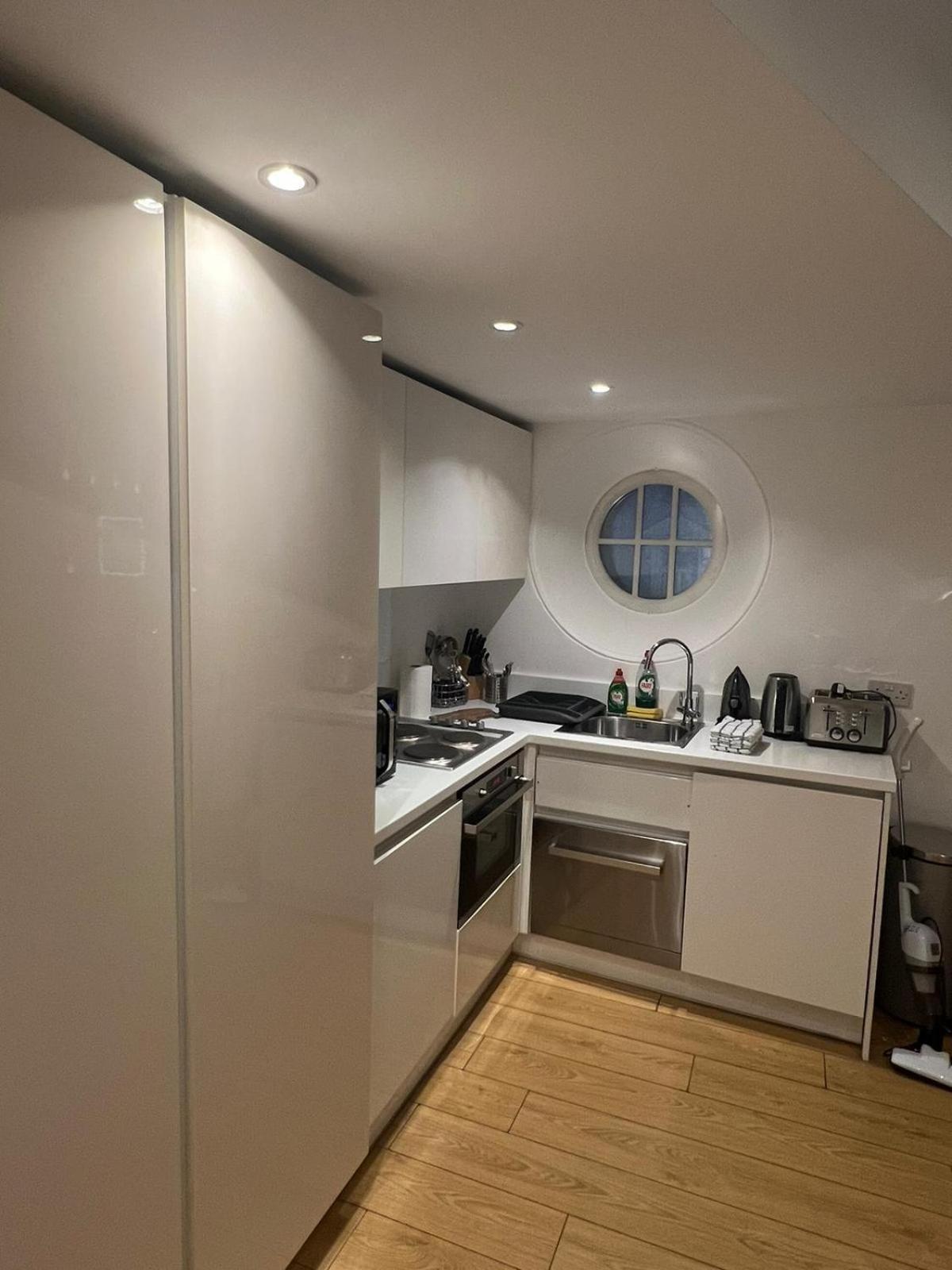 Tranquil 1 Bedroom Retreat In Piccadilly Vr4 Londyn Zewnętrze zdjęcie
