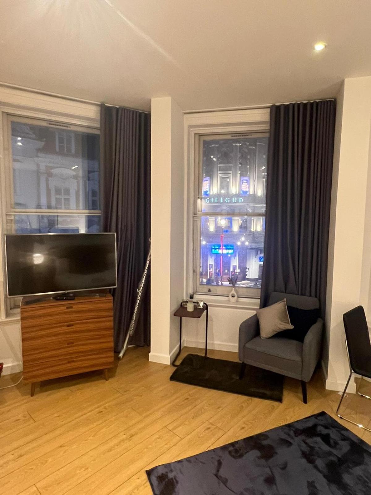 Tranquil 1 Bedroom Retreat In Piccadilly Vr4 Londyn Zewnętrze zdjęcie