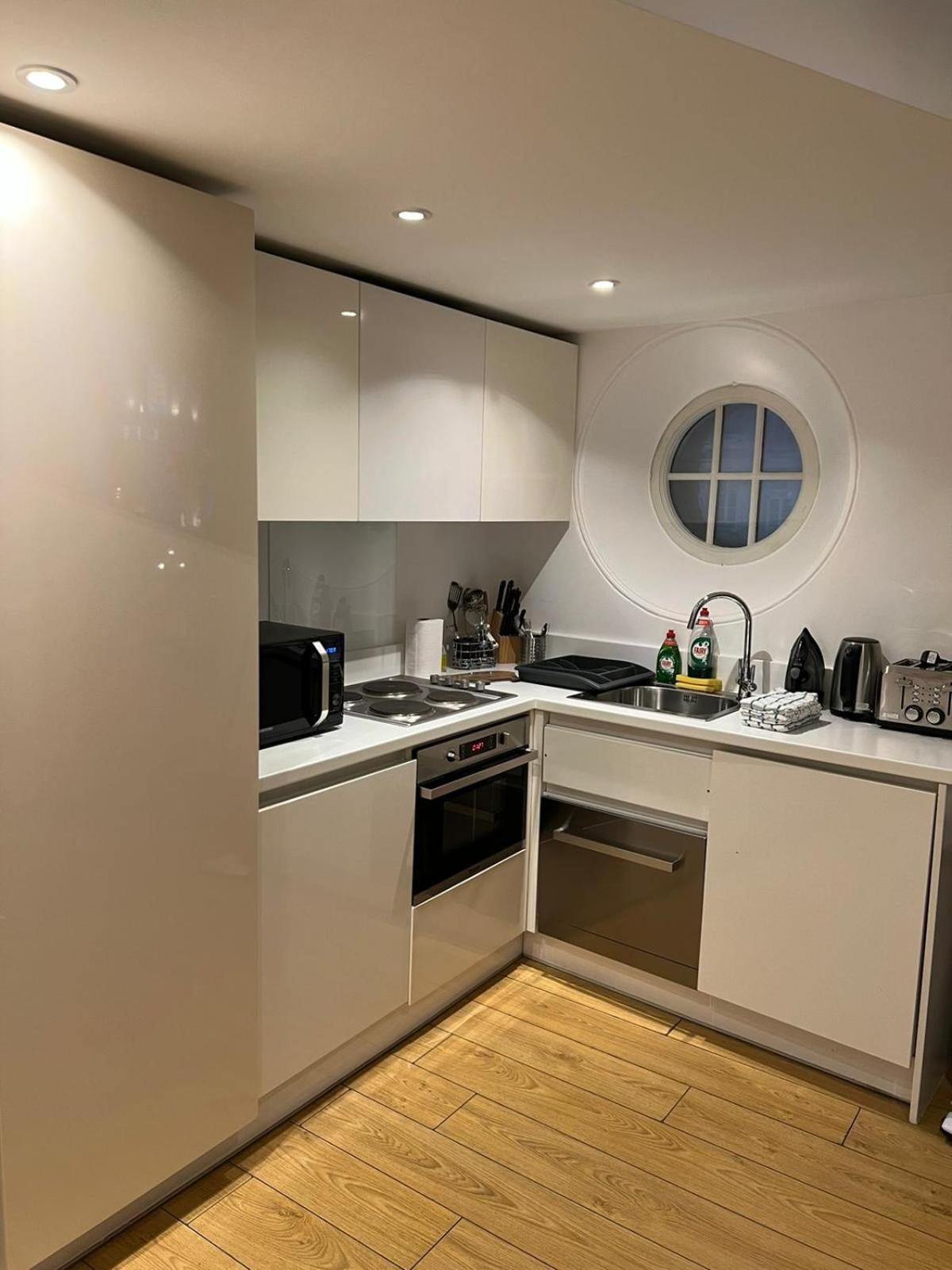 Tranquil 1 Bedroom Retreat In Piccadilly Vr4 Londyn Zewnętrze zdjęcie